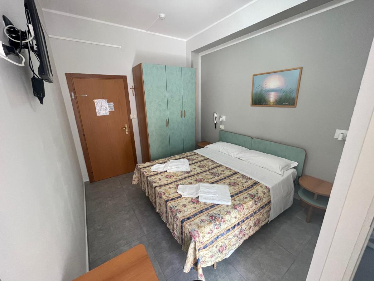 Hotel Piccari Nuova Gestione ريميني المظهر الخارجي الصورة