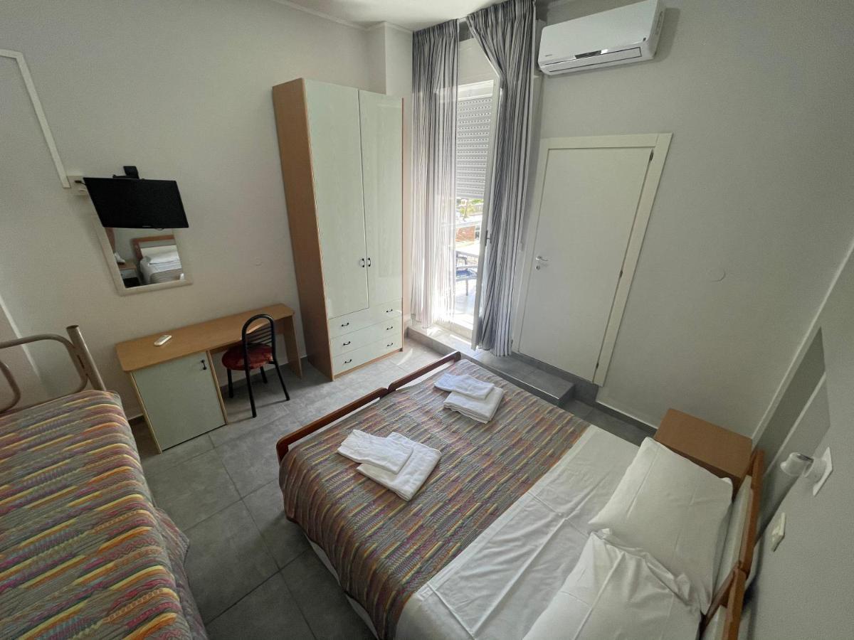 Hotel Piccari Nuova Gestione ريميني المظهر الخارجي الصورة
